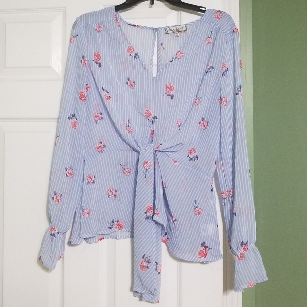 NWOT never worn Womens XL blouse